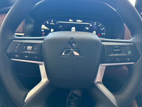 New 2025 Mitsubishi Outlander SEL image 22