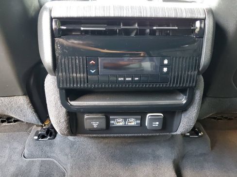 Used 2024 Jeep Wagoneer L Series II RWD image 14