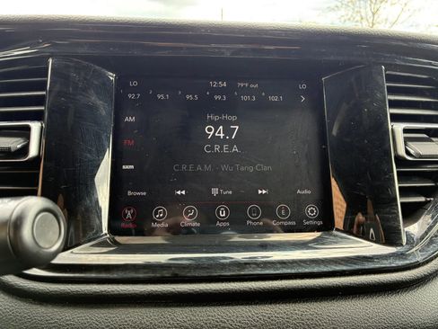 Used 2023 Dodge Durango SXT image 17