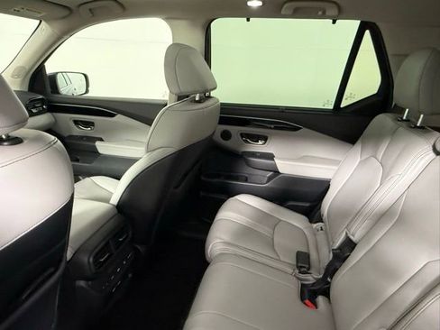 Used 2023 Honda Pilot Touring image 38