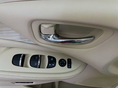 Used 2015 Nissan Murano SL w/ SL Technology Package AWD/4WD image 16