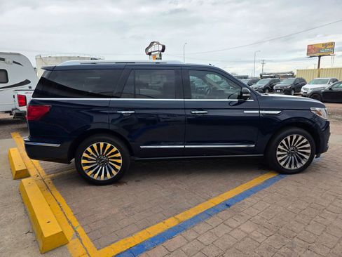 Used 2018 Lincoln Navigator Reserve w/ Technology Package AWD/4WD image 4