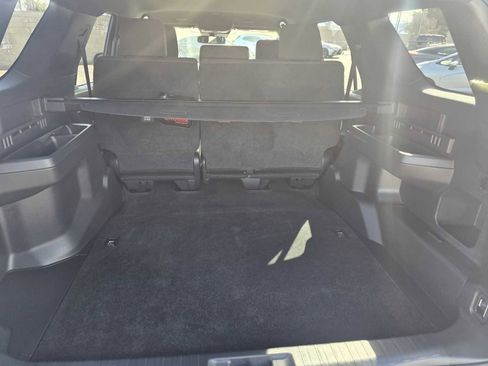 Used 2025 Toyota 4Runner SR5 image 18