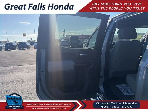 Used 2022 GMC Sierra 1500 SLT w/ Technology Package AWD/4WD image 17