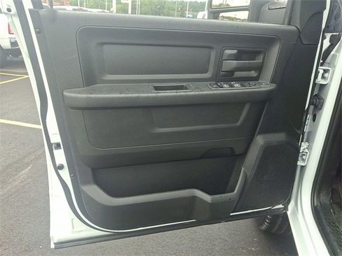 Used 2023 RAM 2500 Tradesman w/ Chrome Appearance Group image 12