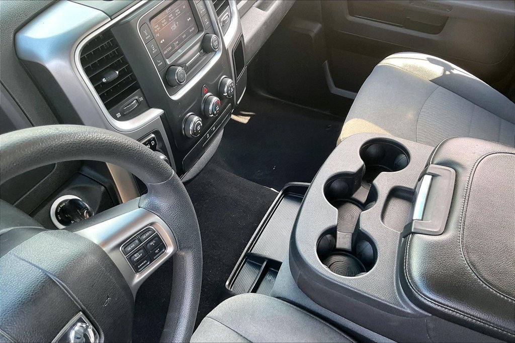 Used 2022 RAM 1500 Classic SLT AWD/4WD image 18