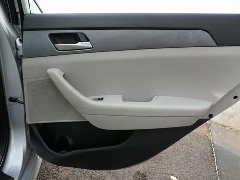 Used 2018 Hyundai Sonata SE FWD image 31