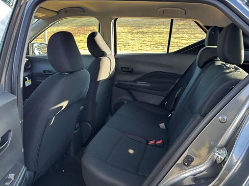 New 2025 Nissan Kicks Play S image 9