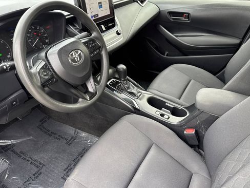 Used 2024 Toyota Corolla LE w/ LE Convenience Package FWD image 11