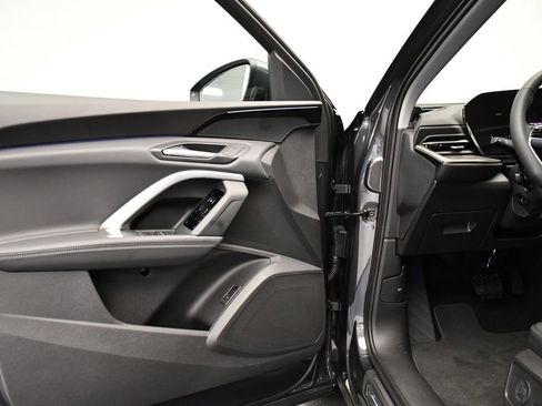 Used 2025 Audi Q5 Premium w/ Convenience Package image 30