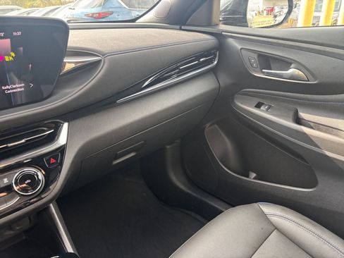 Used 2025 Buick Envista Sport Touring image 33