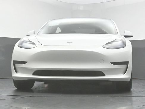Used 2023 Tesla Model 3 Standard Range RWD image 47