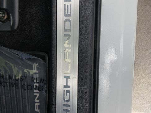 Used 2020 Toyota Highlander Limited image 23