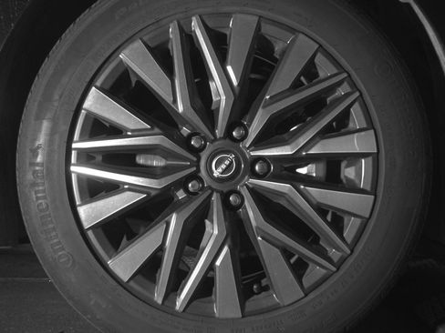 Used 2025 Nissan Altima 2.5 SV image 13