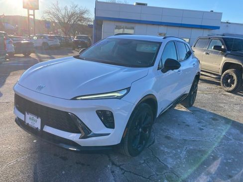 Used 2025 Buick Envision Sport Touring image 3