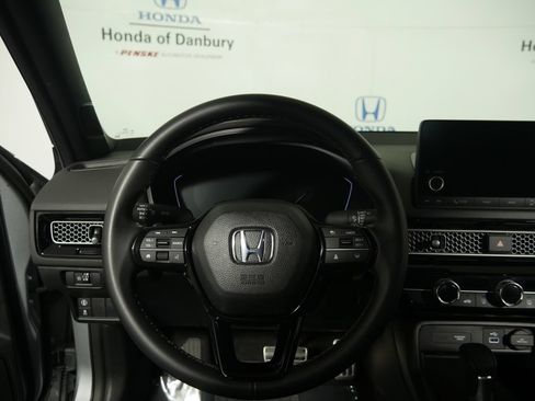 Used 2023 Honda Civic Sport image 13