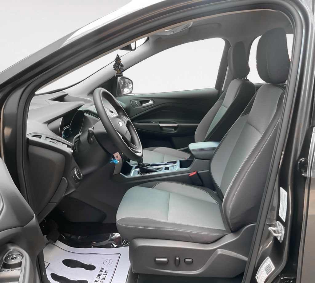 Used 2018 Ford Escape SE w/ Ford Safe & Smart Package AWD/4WD image 13