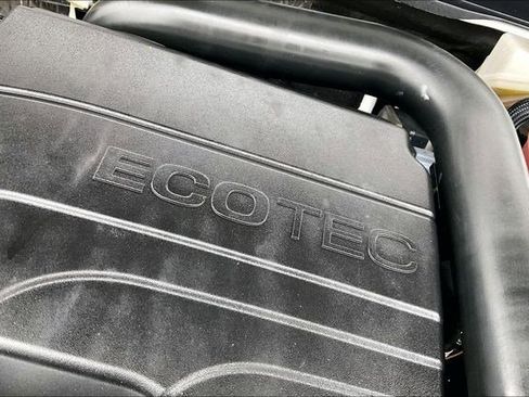 Used 2024 GMC Terrain SLT image 40