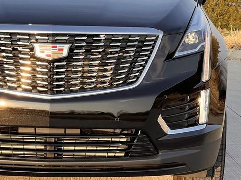 New 2026 Cadillac XT5 Luxury image 8