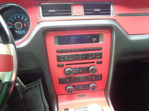 Used 2014 Ford Mustang GT image 27