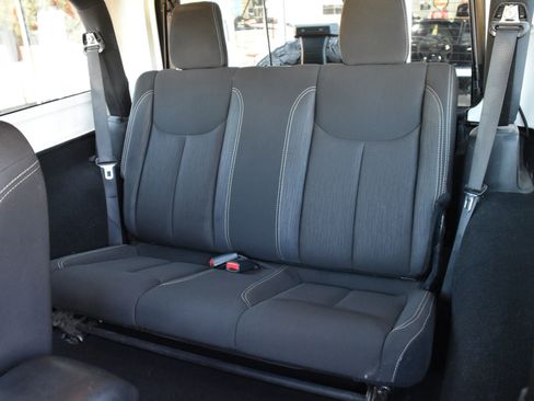 Used 2016 Jeep Wrangler Rubicon AWD/4WD image 22