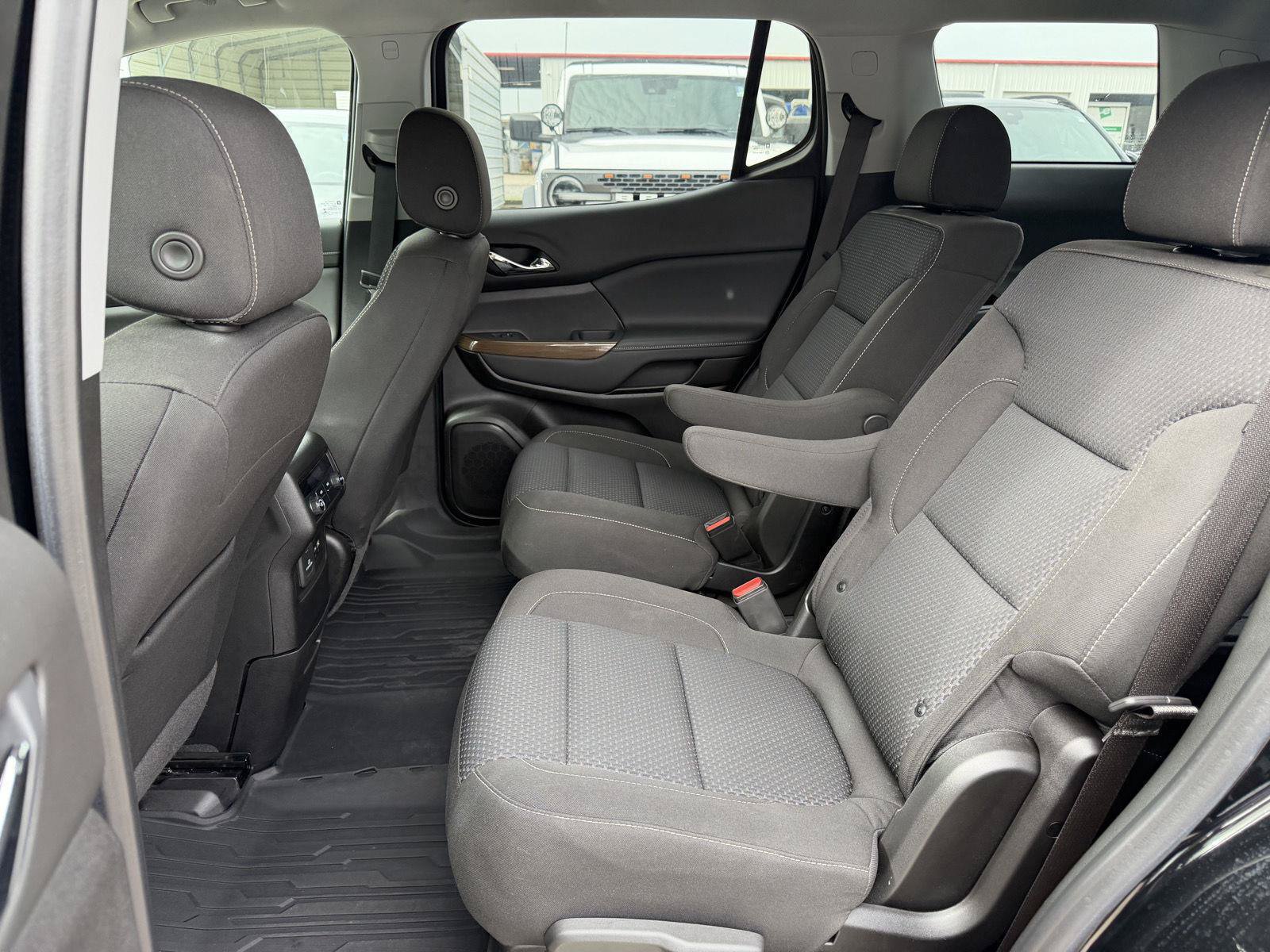 Used 2021 GMC Acadia SLE w/ Driver Convenience Package FWD image 16