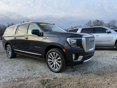Used 2021 GMC Yukon XL Denali w/ Denali Ultimate Package image 1