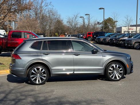 Used 2021 Volkswagen Tiguan SEL Premium R-Line image 6