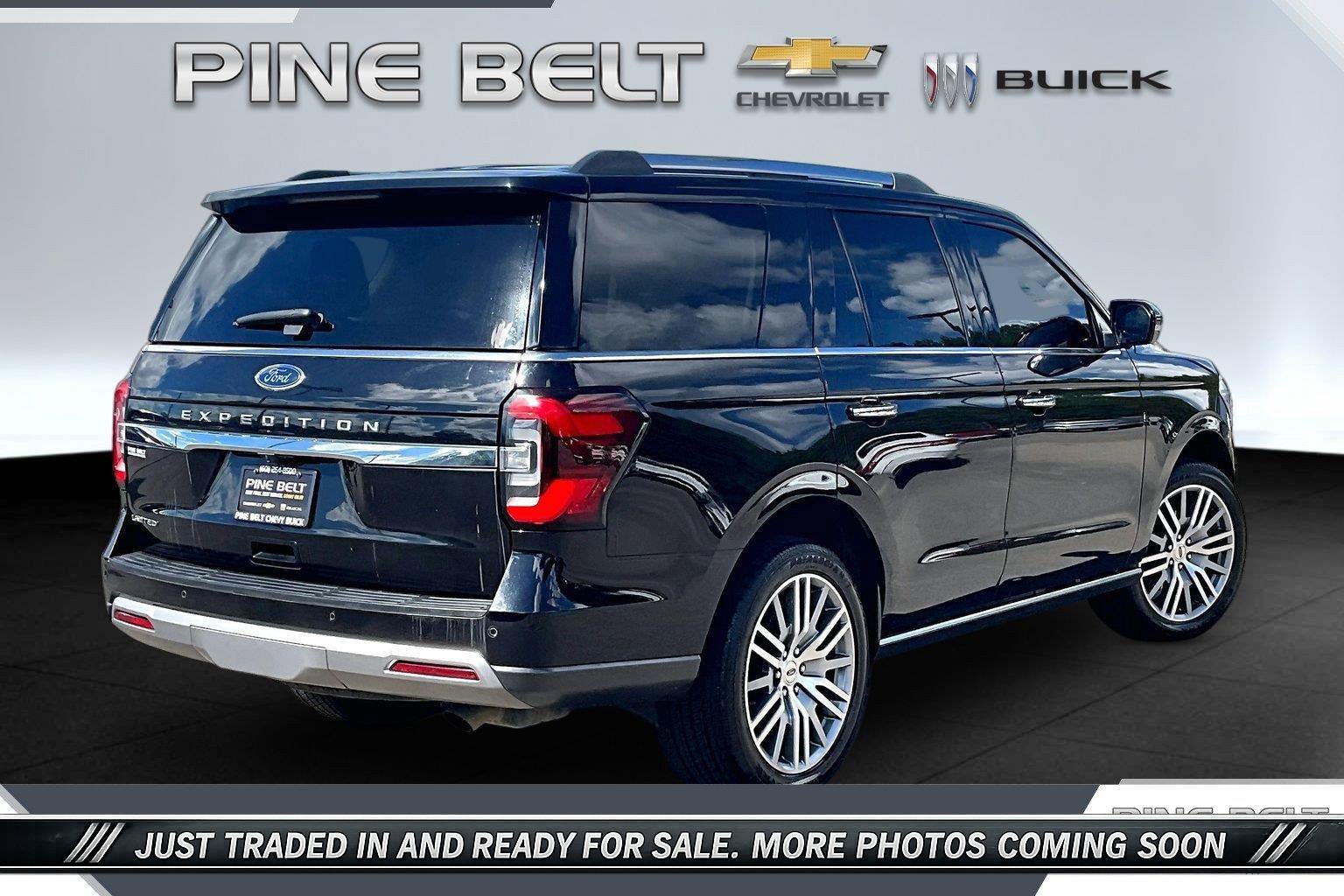 Used 2022 Ford Expedition Limited RWD image 11