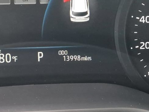 Certified 2026 Toyota Sienna LE FWD image 25