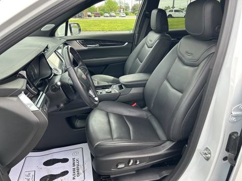 Used 2024 Cadillac XT6 Premium Luxury AWD/4WD image 37