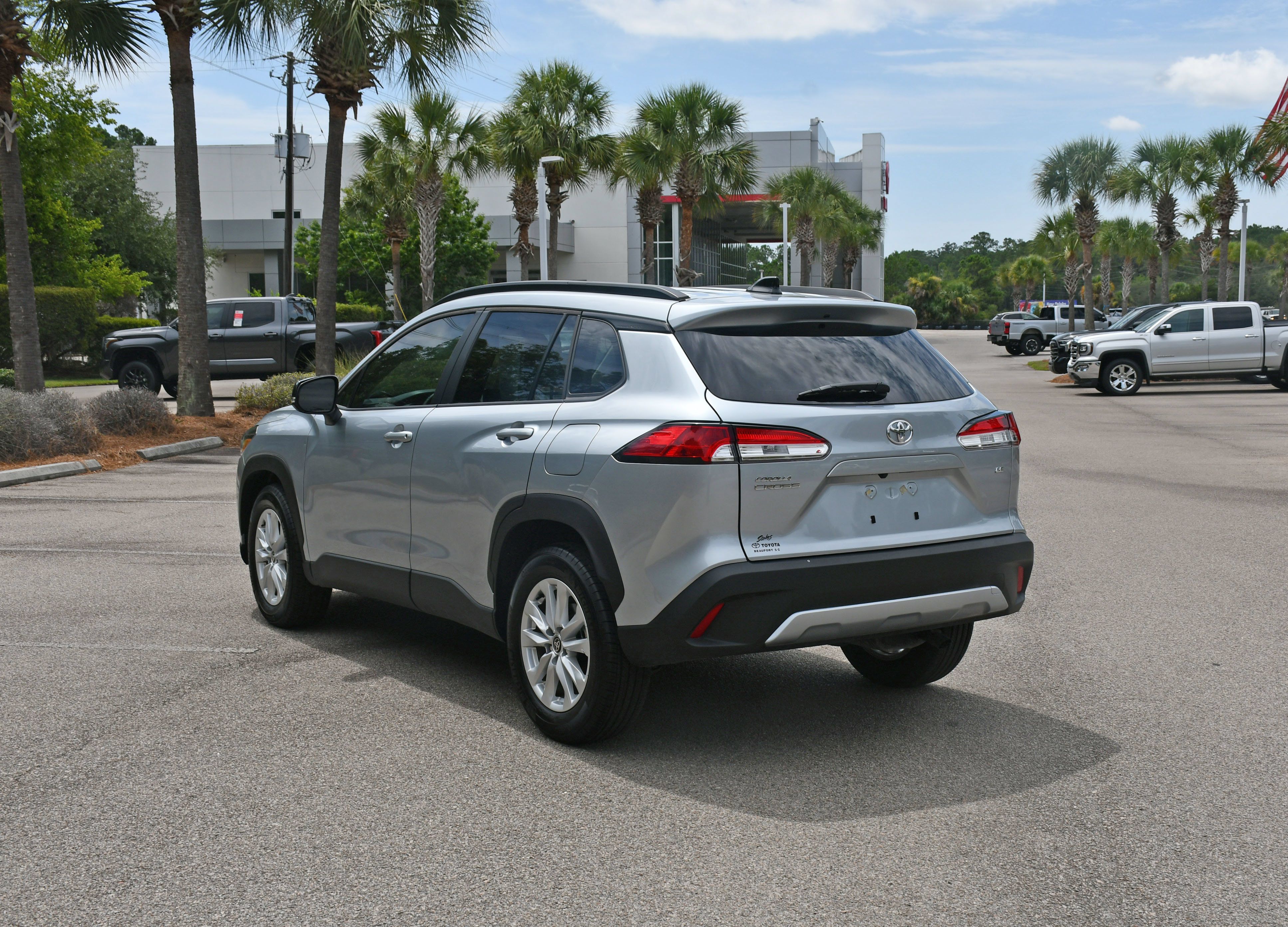 Certified 2025 Toyota Corolla Cross LE w/ Moonroof Package FWD image 4