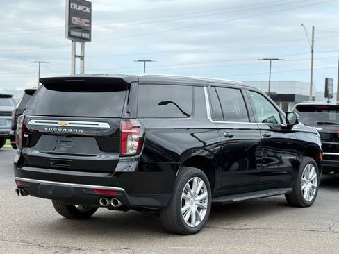 Used 2023 Chevrolet Suburban High Country AWD/4WD image 45