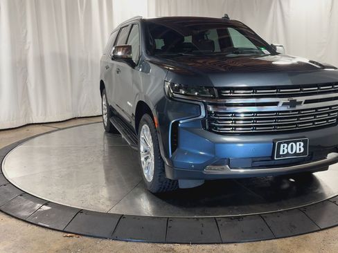 Used 2021 Chevrolet Tahoe Premier w/ Premium Package image 3