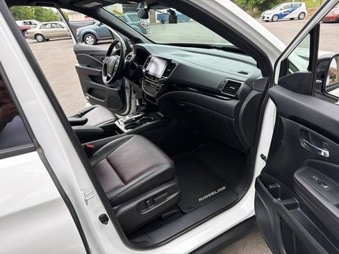 Used 2021 Honda Ridgeline Black Edition image 25