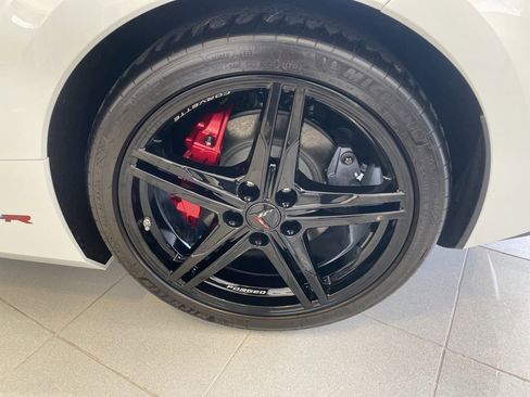 Used 2025 Chevrolet Corvette Stingray Coupe image 4