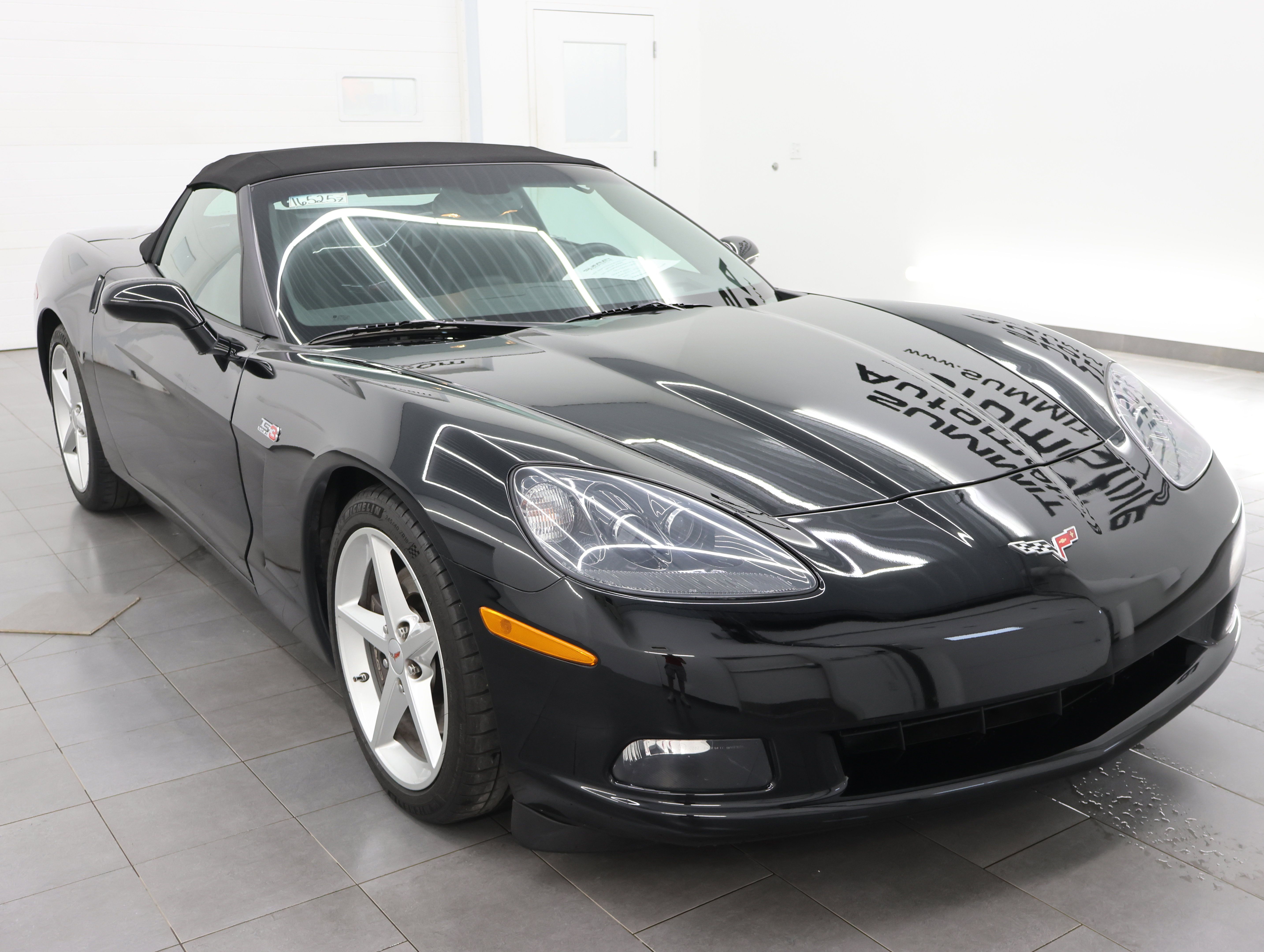 Used 2011 Chevrolet Corvette Convertible w/ Preferred Equipment Group RWD image 2