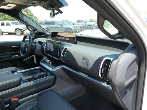New 2027 Ford Expedition Platinum w/ Stealth Appearance Package AWD/4WD image 12