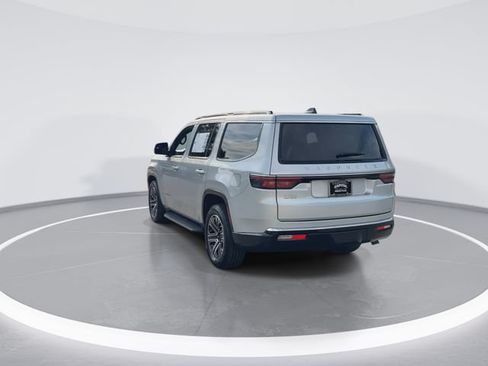 Used 2024 Jeep Wagoneer Series II w/ Flexible Seating Group AWD/4WD image 7