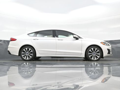 Used 2019 Ford Fusion SE image 31