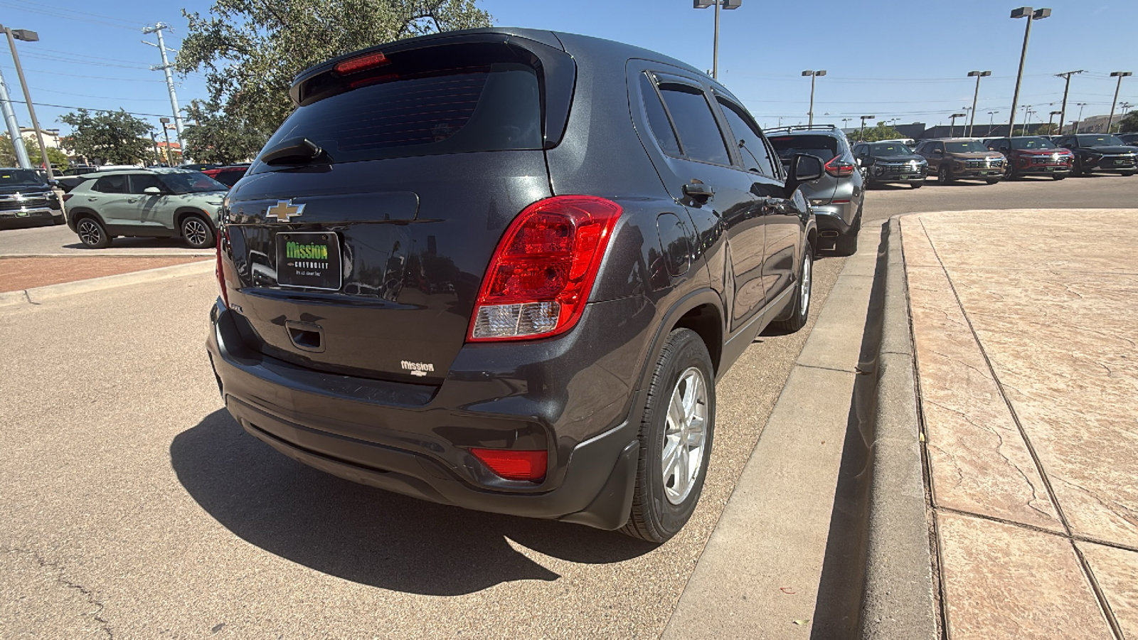 Used 2019 Chevrolet Trax LS FWD image 8