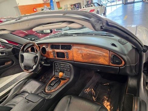 Used 2001 Jaguar XKR Convertible RWD image 15
