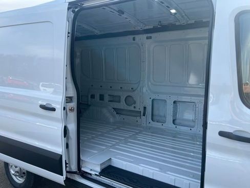 New 2026 Ford Transit 250 148 Medium Roof Extended AWD image 10