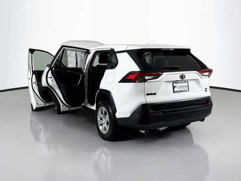 Used 2022 Toyota RAV4 LE AWD/4WD image 18