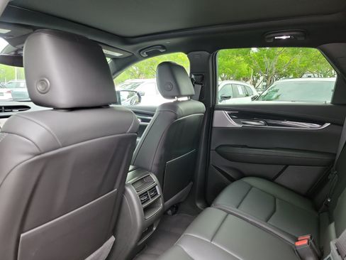 Used 2024 Cadillac XT5 Premium Luxury FWD image 11