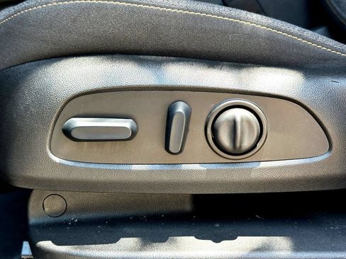 Used 2023 Chevrolet Equinox LT FWD image 13