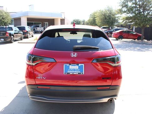 Used 2024 Honda HR-V Sport image 4