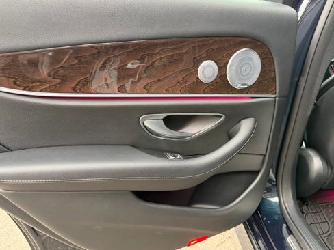 Used 2017 Mercedes-Benz E 300 4MATIC image 14