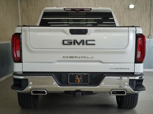 Used 2022 GMC Sierra 1500 Denali Ultimate AWD/4WD image 9