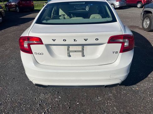 Used 2014 Volvo S60 T5 FWD image 3